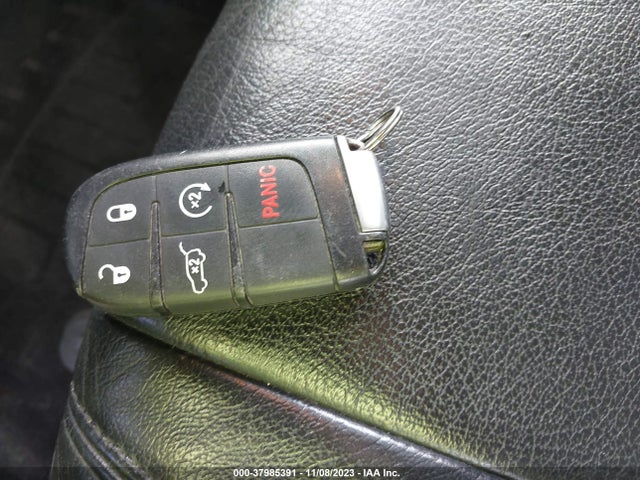 1C4RJFAG2GC425957 Jeep Grand Cherokee 75th Anniversary
