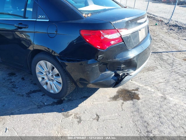 1C3CCBAB5EN141161 Chrysler 200 LX