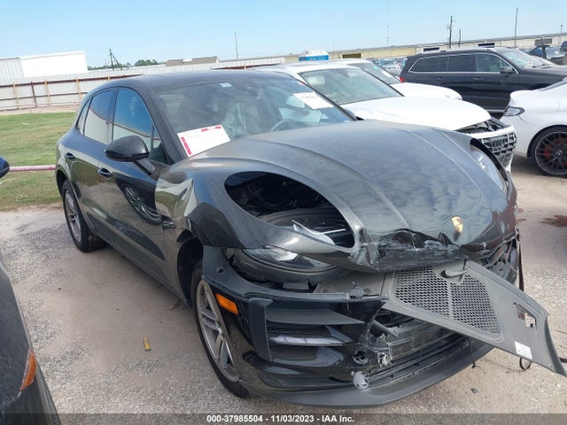 2019 PORSCHE MACAN WP1AA2A56KLB08856 Photo 0
