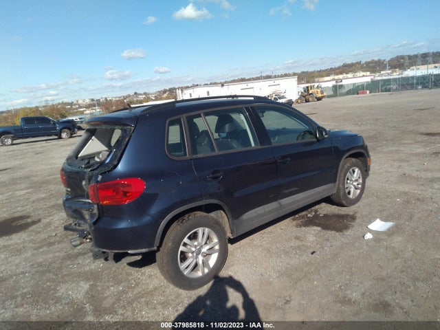 WVGAV7AX7GW524923 Volkswagen TIGUAN S