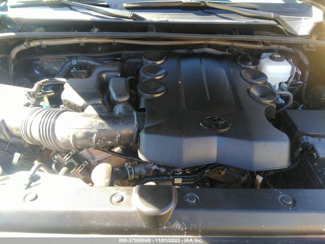 Toyota 4RUNNER SR5 2022 JTEMU5JR5N6071033 Image 10