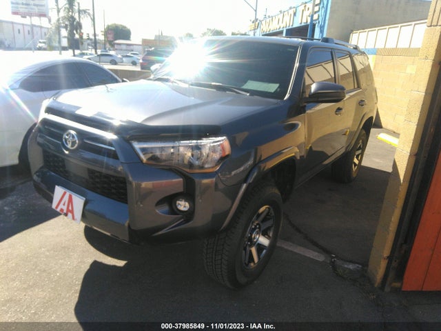 Toyota 4RUNNER SR5 2022 JTEMU5JR5N6071033 Image 2