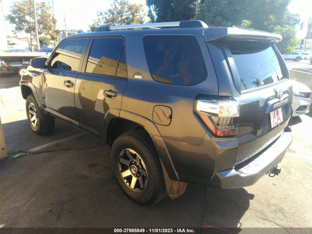 Toyota 4RUNNER SR5 2022 JTEMU5JR5N6071033 Image 3