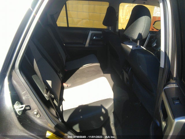 Toyota 4RUNNER SR5 2022 JTEMU5JR5N6071033 Image 8