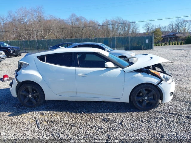 2015 HYUNDAI VELOSTER VIN: KMHTC6AD2FU224649