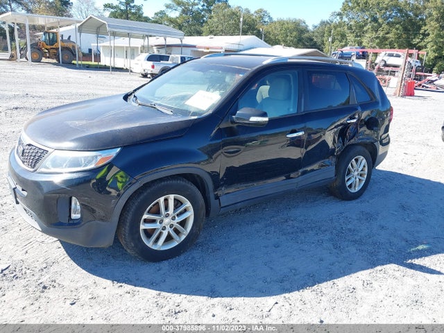 2014 KIA SORENTO LX VIN: 5XYKT3A63EG536365