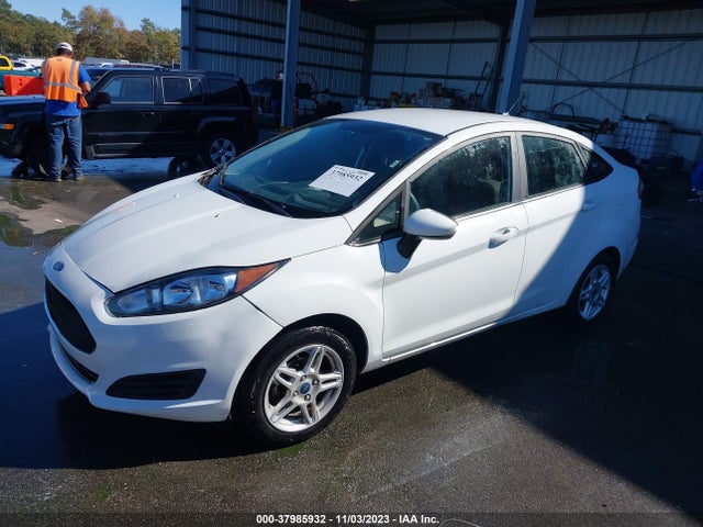 Ford FIESTA SE 2019 3FADP4BJ1KM113651 Image 2