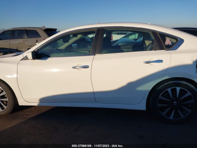 1N4AL3AP5JC214268 Nissan Altima 2.5 Sv