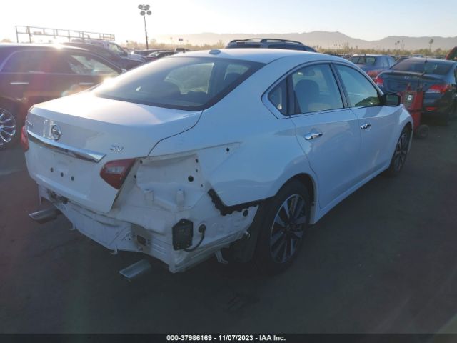 1N4AL3AP5JC214268 Nissan Altima 2.5 Sv