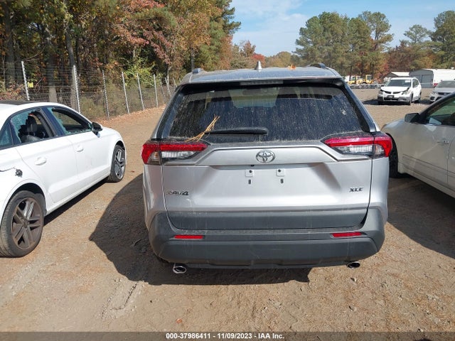 2022 TOYOTA RAV4 XLE VIN: 2T3W1RFV4NC186144