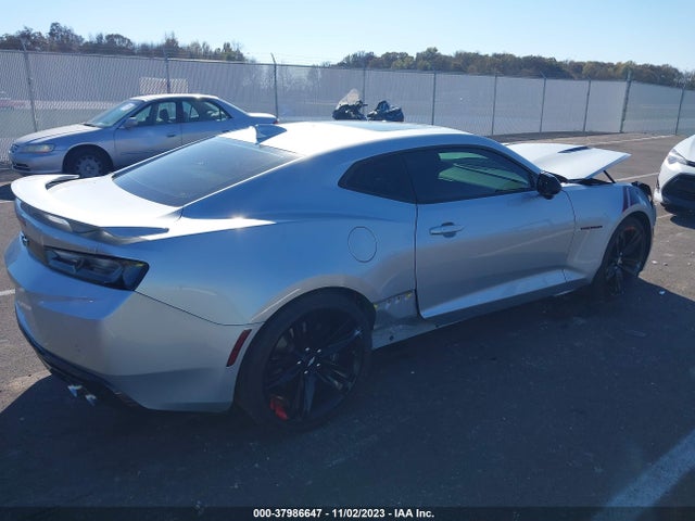 Chevrolet CAMARO 2SS 2018 1G1FH1R71J0110431 Image 4