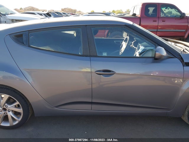 2017 HYUNDAI VELOSTER VIN: KMHTC6AD6HU310100
