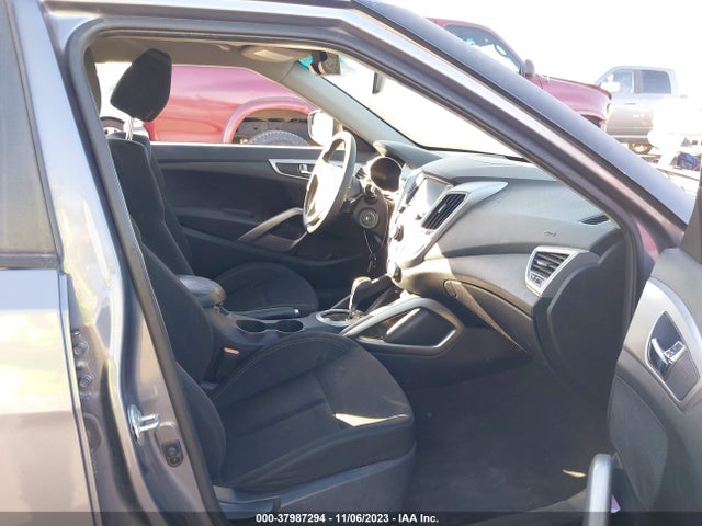 2017 HYUNDAI VELOSTER VIN: KMHTC6AD6HU310100