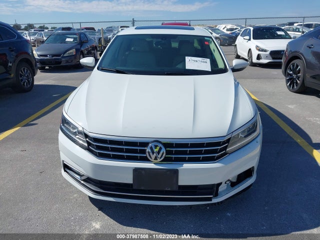 1VWCS7A31GC044233 Volkswagen Passat 1.8t Sel