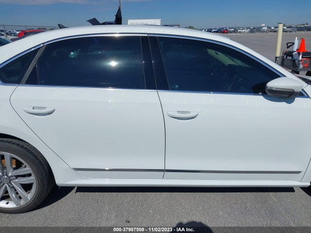 1VWCS7A31GC044233 Volkswagen Passat 1.8t Sel