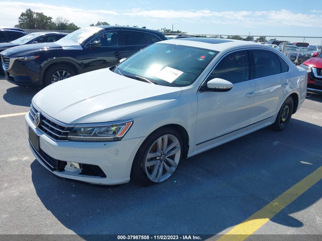 1VWCS7A31GC044233 Volkswagen Passat 1.8t Sel