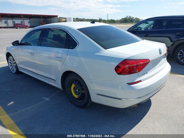 1VWCS7A31GC044233 Volkswagen Passat 1.8t Sel