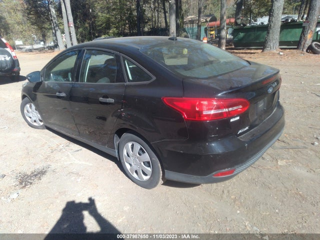 Ford FOCUS S 2016 1FADP3E21GL250208 Image 3