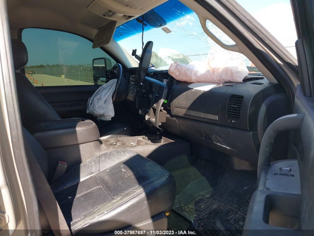 2009 CHEVROLET SILVERADO 1500 LT VIN: 3GCEC23029G163083