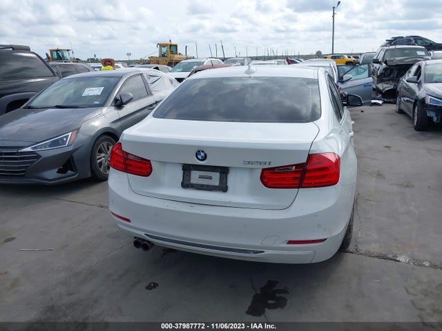 WBA3A5G50FNS90256 BMW 328I