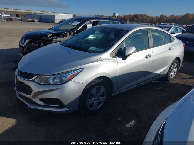 Chevrolet Cruze Ls Auto 2018 1G1BC5SM9J7214404 Image 2