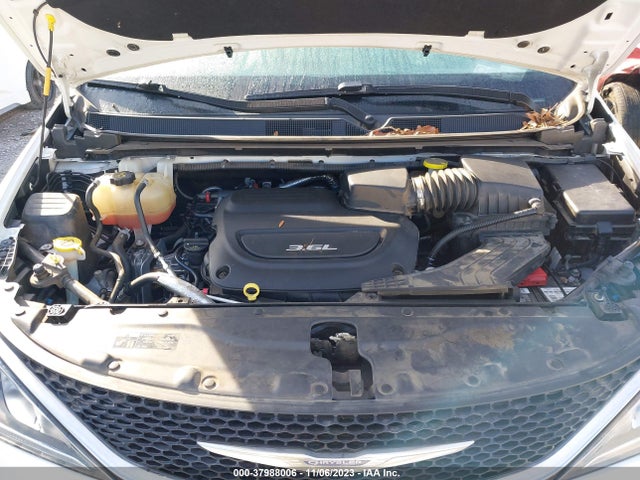 2C4RC1BG2HR702868 Chrysler Pacifica Touring-l