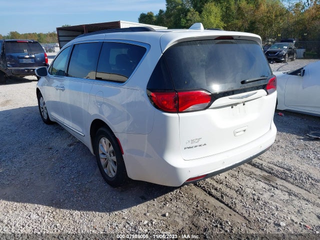 2C4RC1BG2HR702868 Chrysler Pacifica Touring-l