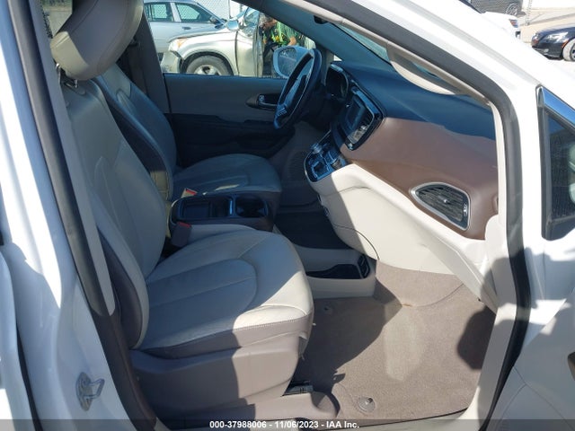 2C4RC1BG2HR702868 Chrysler Pacifica Touring-l