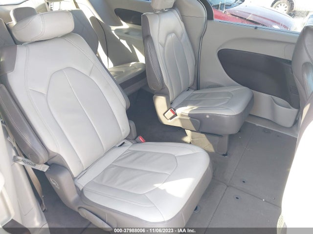 2C4RC1BG2HR702868 Chrysler Pacifica Touring-l