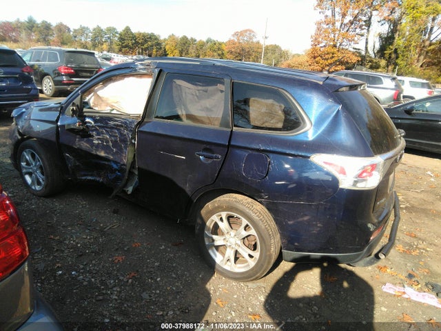 JA4AZ3A31EZ003085 Mitsubishi Outlander Se