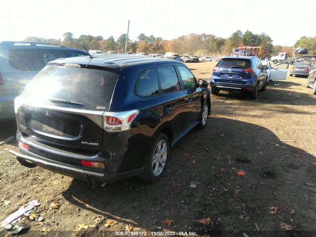JA4AZ3A31EZ003085 Mitsubishi Outlander Se