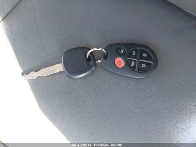2008 TOYOTA SIENNA LIMITED VIN: 5TDBK22C58S013325
