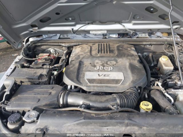 1C4BJWDG6EL116096 Jeep Wrangler Unlimited Sport