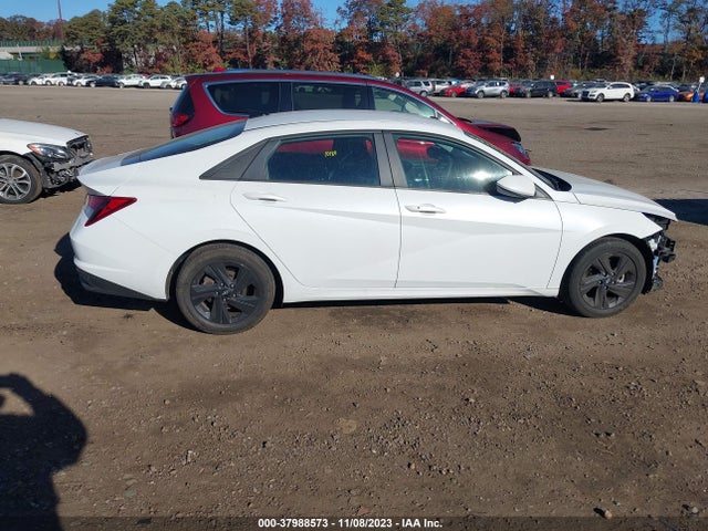 2021 HYUNDAI ELANTRA SEL VIN: 5NPLM4AG2MH013572