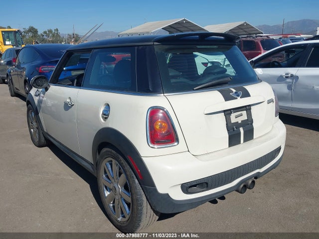 2009 MINI COOPER S WMWMF73519TW80774 Photo 2