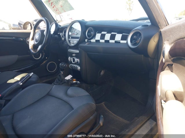 2009 MINI COOPER S WMWMF73519TW80774 Photo 4