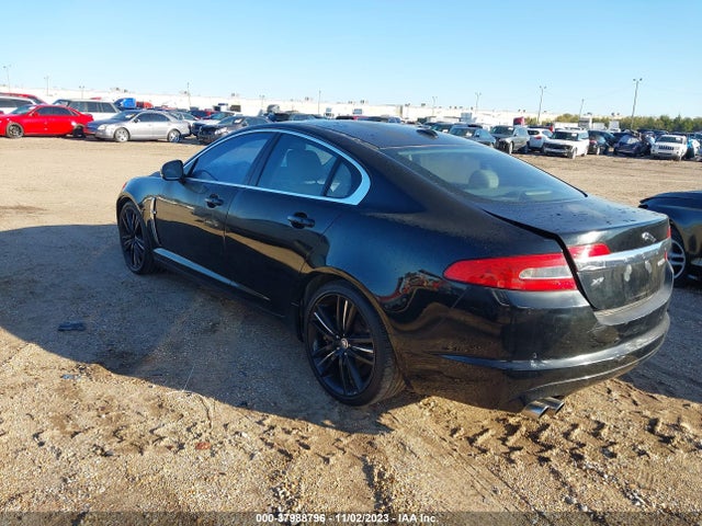 2010 JAGUAR XF SAJWA0HE4AMR64474 Photo 2
