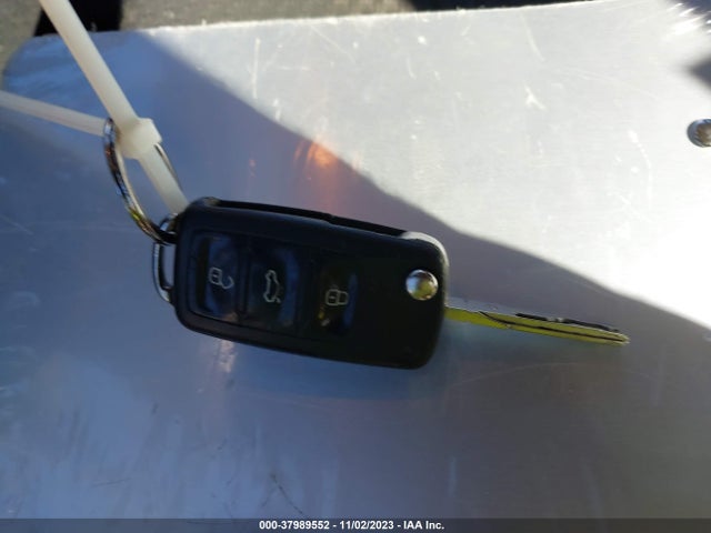 3VW2K7AJXEM316087 Volkswagen Jetta 2.0l S