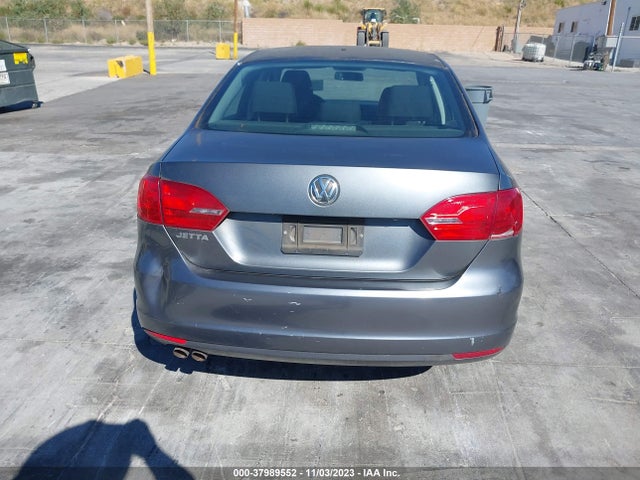 3VW2K7AJXEM316087 Volkswagen Jetta 2.0l S
