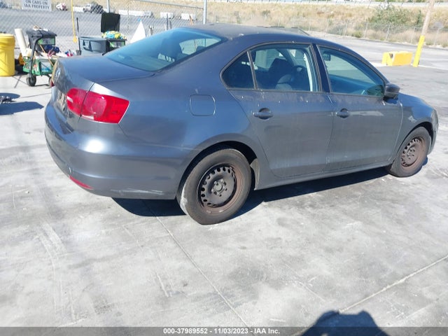 3VW2K7AJXEM316087 Volkswagen Jetta 2.0l S