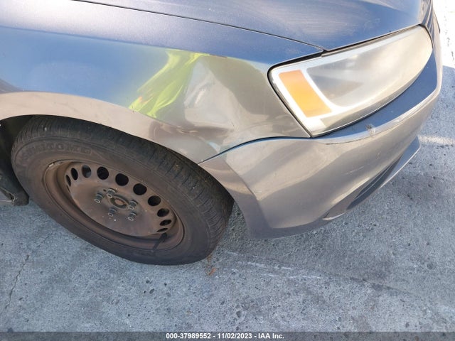 3VW2K7AJXEM316087 Volkswagen Jetta 2.0l S