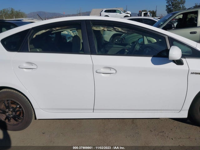 Toyota Prius Two 2014 JTDKN3DU2E1795112 Image 13