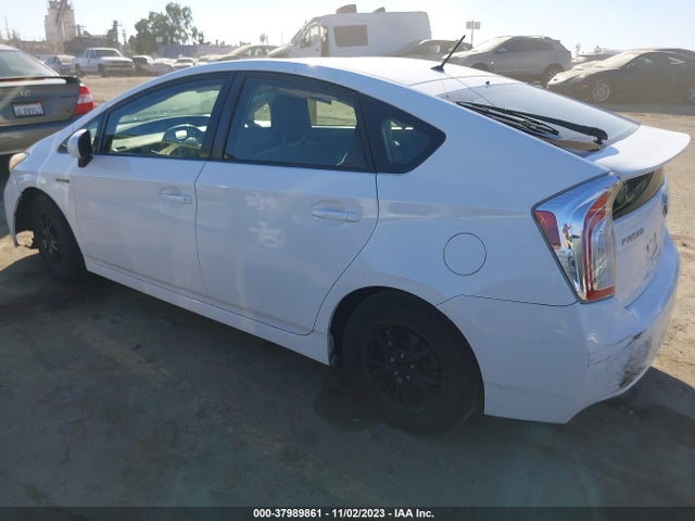Toyota Prius Two 2014 JTDKN3DU2E1795112 Image 3