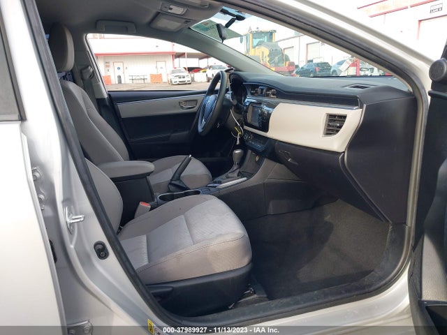 37989927 :رقم المزاد ، 5YFBURHE7GP465845 vin ، 2016 Toyota Corolla Le Plus مزاد بيع