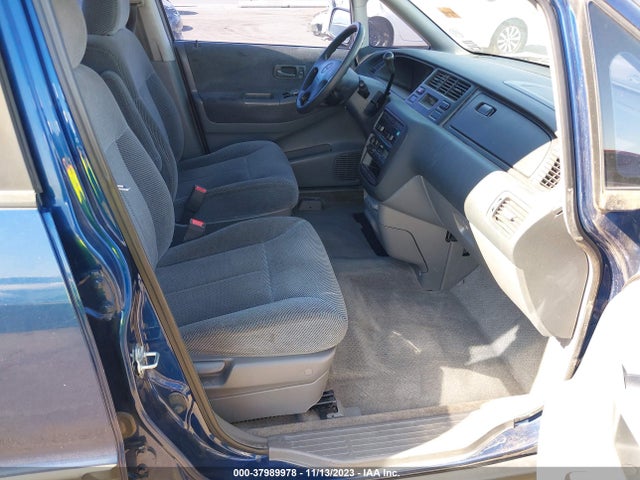 1998 ISUZU OASIS S VIN: JR2RJ2860WC000882
