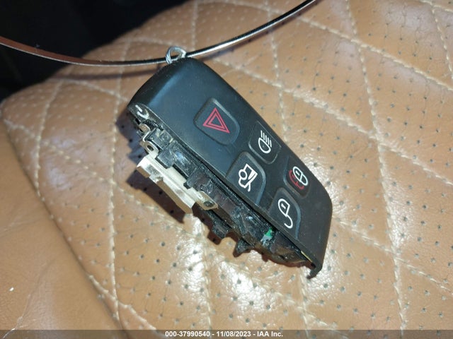 2016 JAGUAR XJ SAJWJ2GD2G8V98245 Photo 10