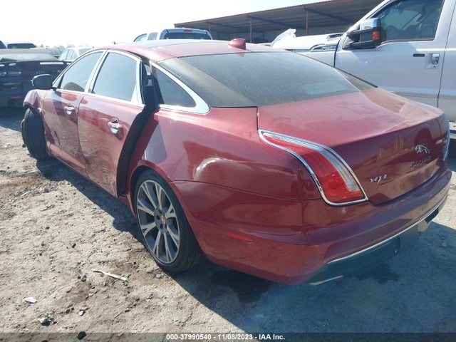 2016 JAGUAR XJ SAJWJ2GD2G8V98245 Photo 2