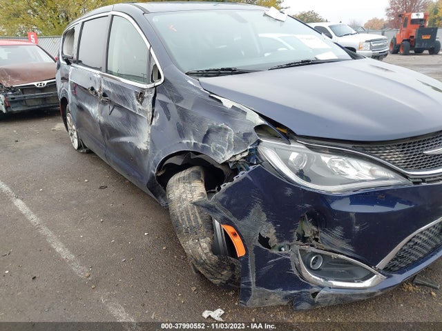 2C4RC1BG1HR821138 Chrysler Pacifica Touring Plus
