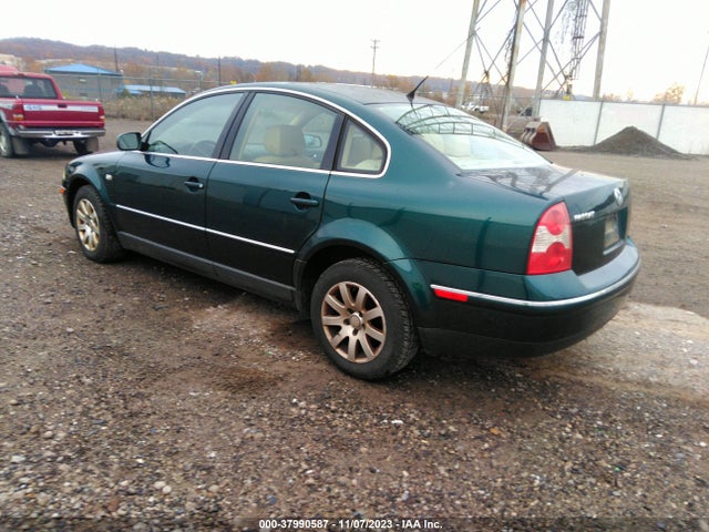 2002 VOLKSWAGEN PASSAT GLS VIN: WVWPD63B22P357418
