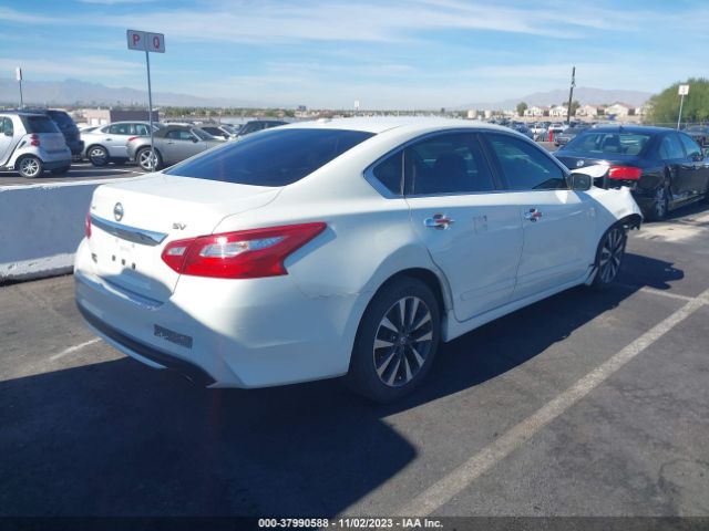 1N4AL3AP2HC143086 Nissan Altima 2.5 Sv